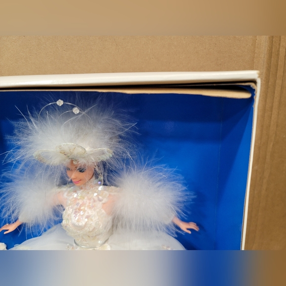 1994 Snow Princess Barbie Enchanted Seasons Collection #11875 - Picture 9 of 11